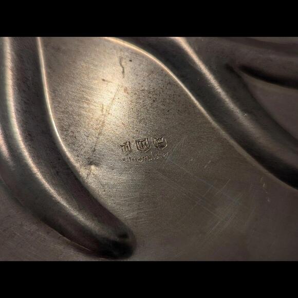 Vintage Silverplated Large Meat Platter With Elegant Feet. - Picture 4 of 10